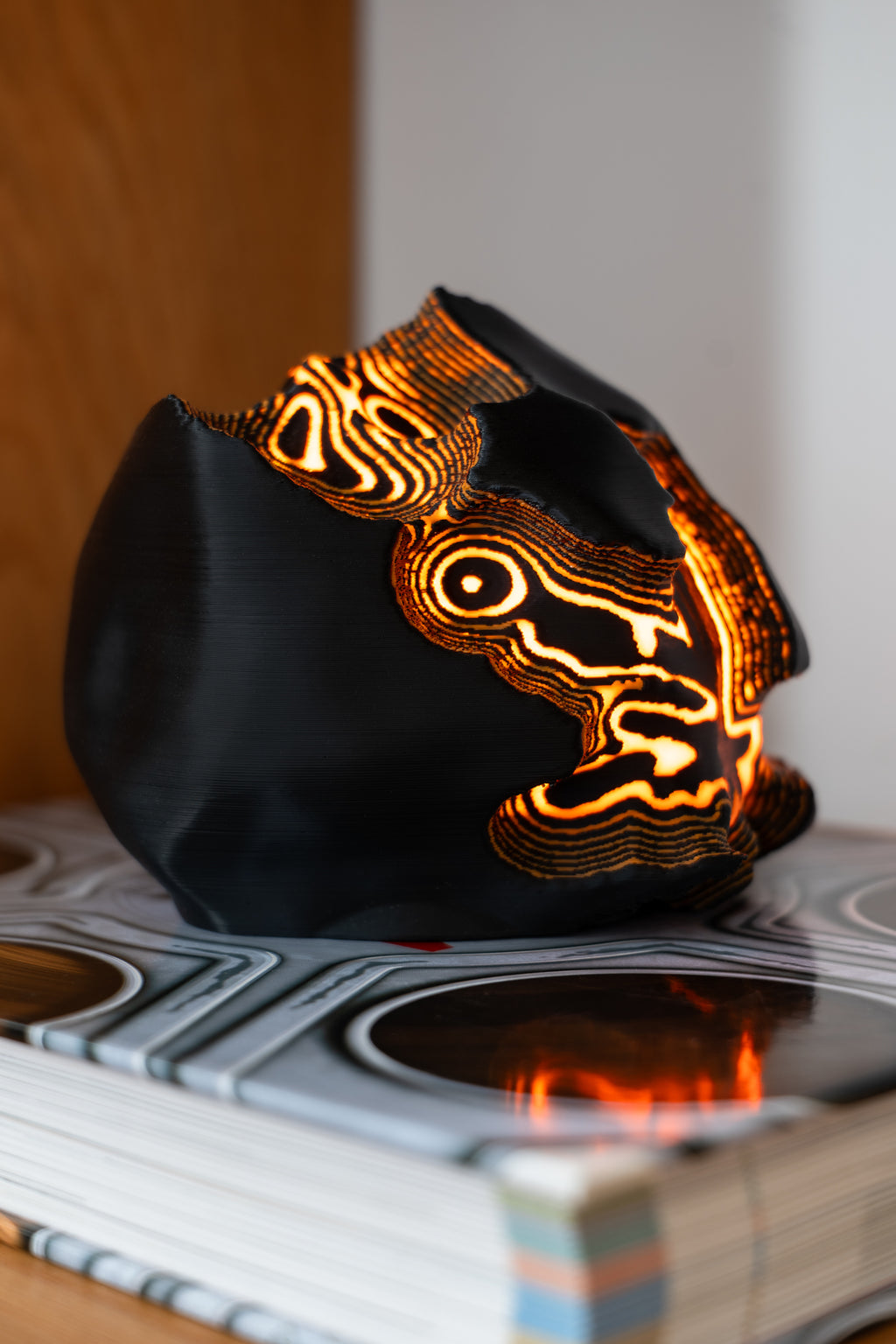 O12-s Fire Sculpted Mini Lamp