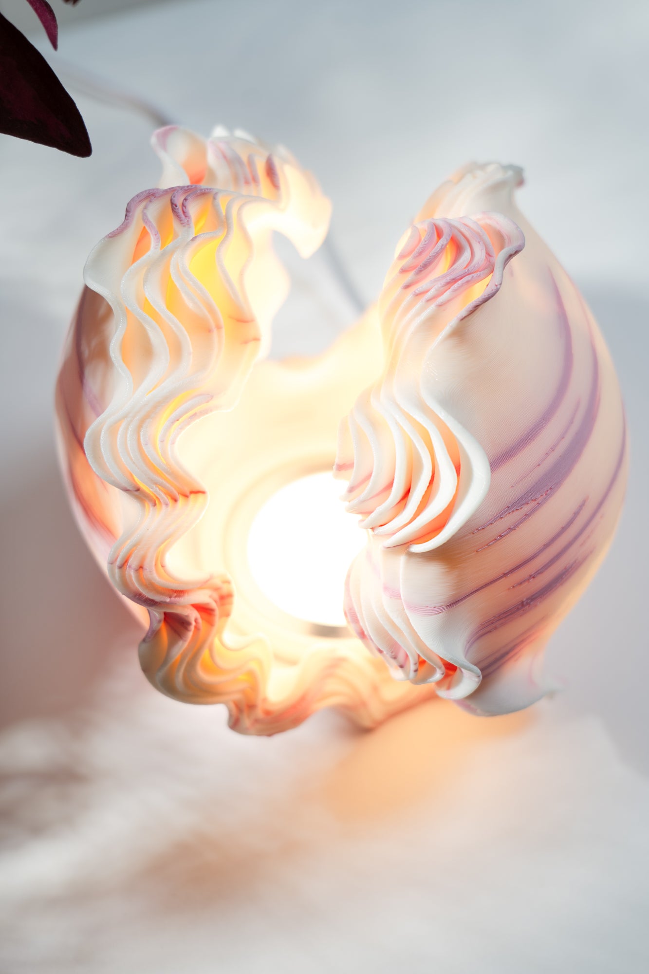 O11-s Ocean Petals Sculpted Mini Lamp