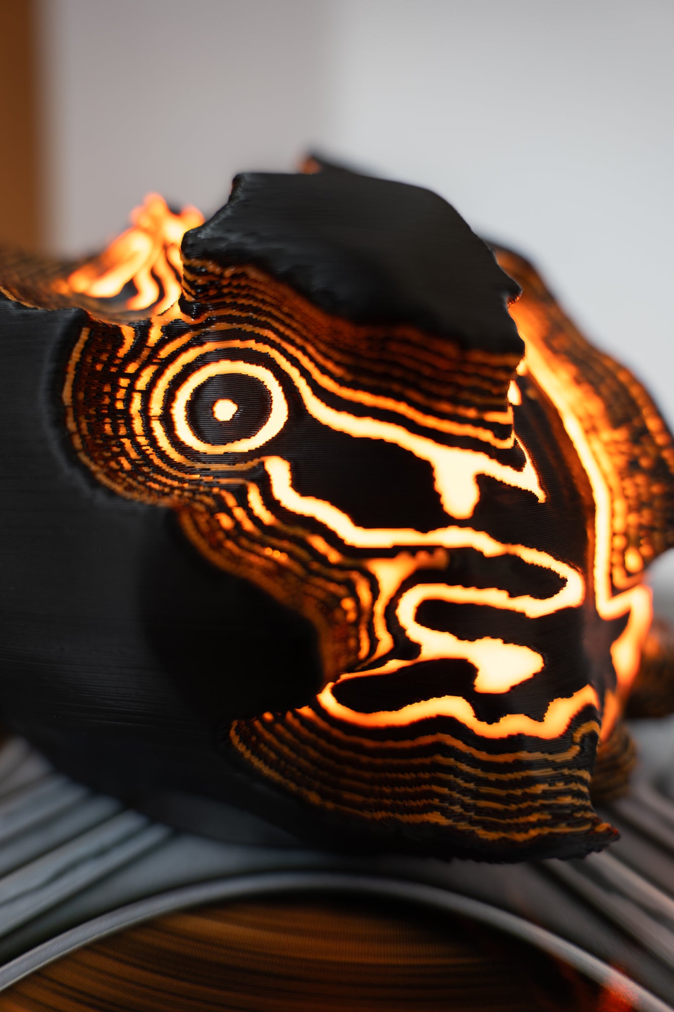 O12-s Fire Sculpted Mini Lamp