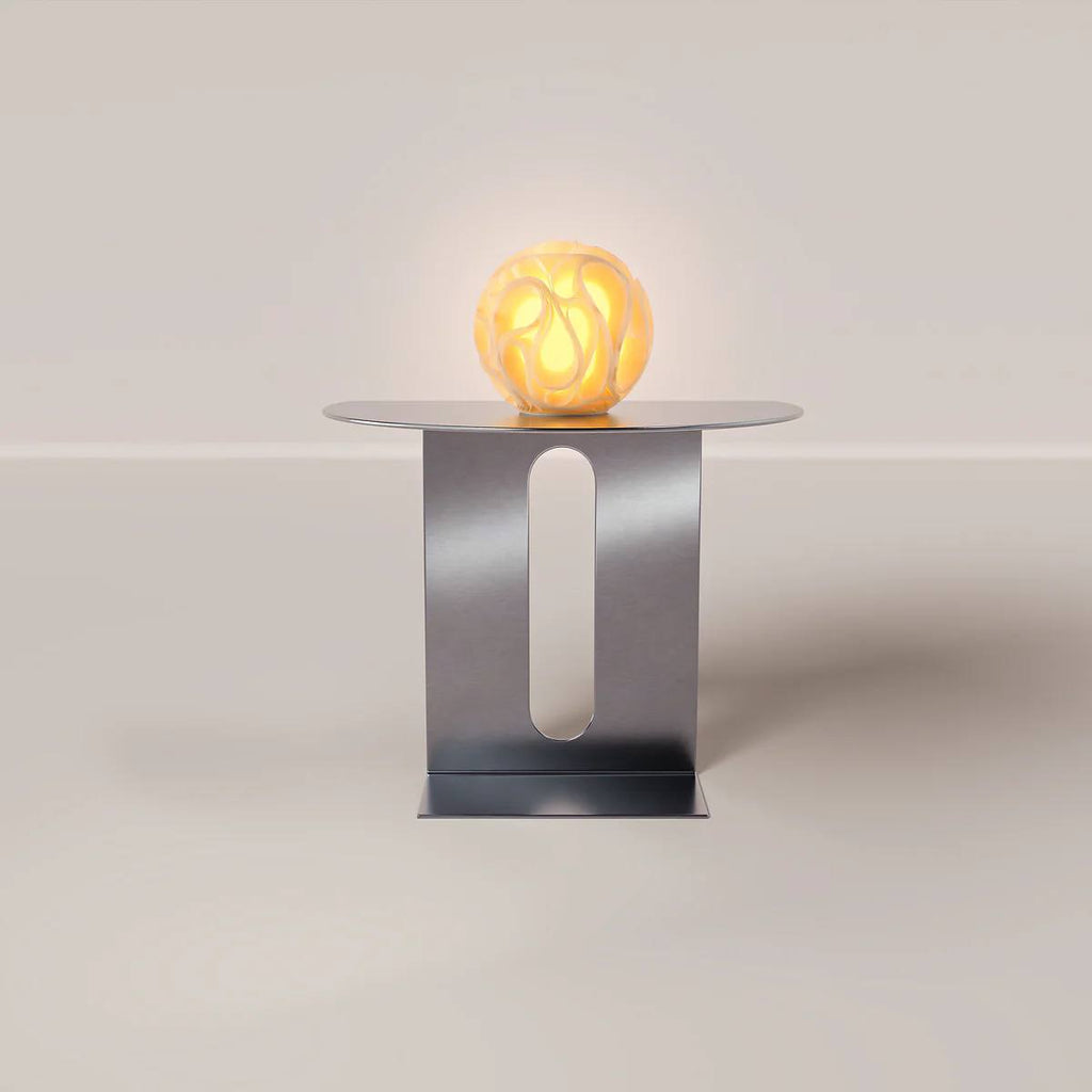O1 Gravity Sculpted Lamp