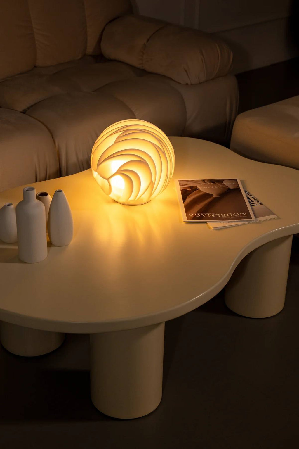 O6 Lava Sculpted Lamp